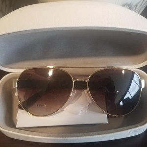 MICHAEL KORS GOLDTONE PILOT W/ SMOKE GRADIENT LENS